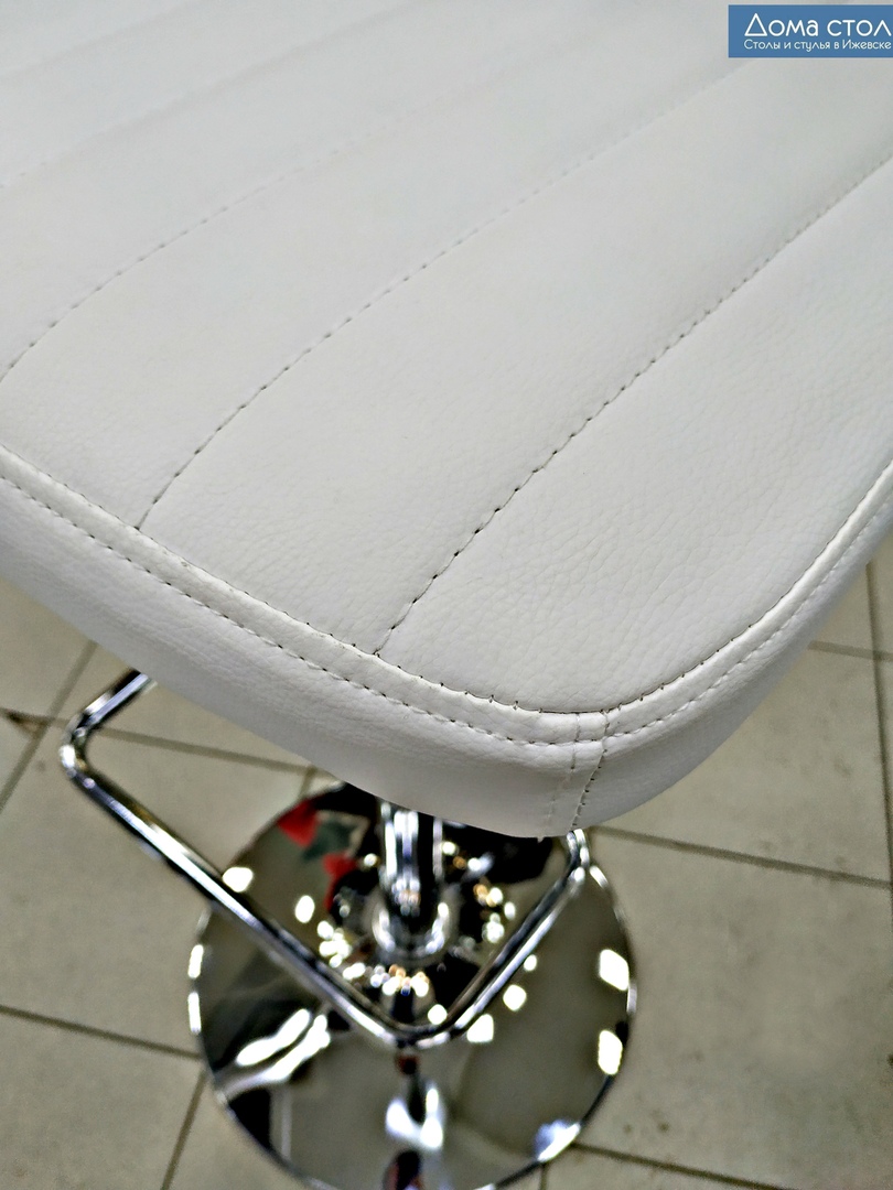 Удобнейший барный стул Soldo, совмещающий комфорт кресла и барный стиль.