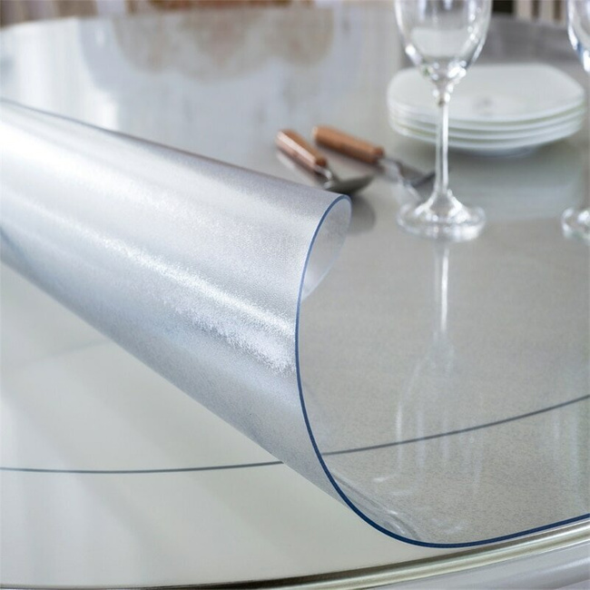 От чего защитит ваш стол прозрачная скатерть из ПВХ?