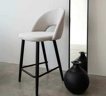 Полубарный стул Капри-4 (h600) кофе с молоком Т184, каркас 1R38 черный