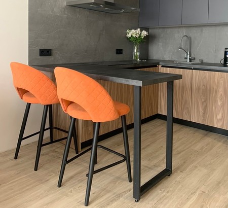 Полубарный стул Капри-4 (h600) кофе с молоком Т184, каркас 1R38 черный