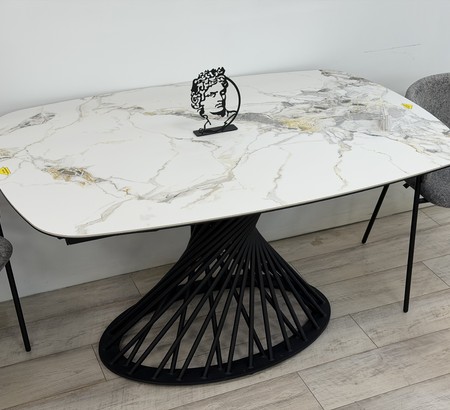 Стол Сан-Ремо 140 керамика Champagne, черный