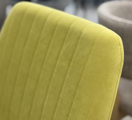 Стул Клэр NEW горчичный Т176, каркас 1R32 черный