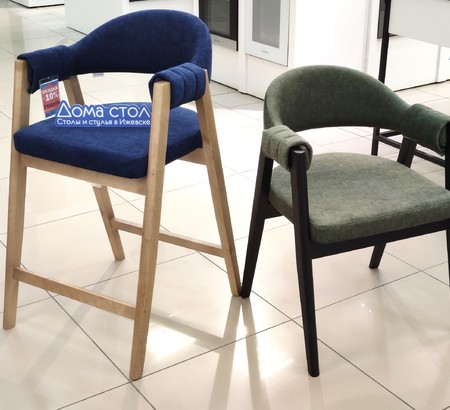 Полубарный стул Франко-1 обивка Эрика 11 Нэви блю, каркас Светлый орех